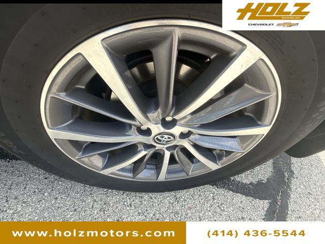 Used 2019 Toyota Highlander XLE AWD/4WD image 32