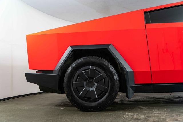Used 2025 Tesla Cybertruck AWD Crew Cab image 10