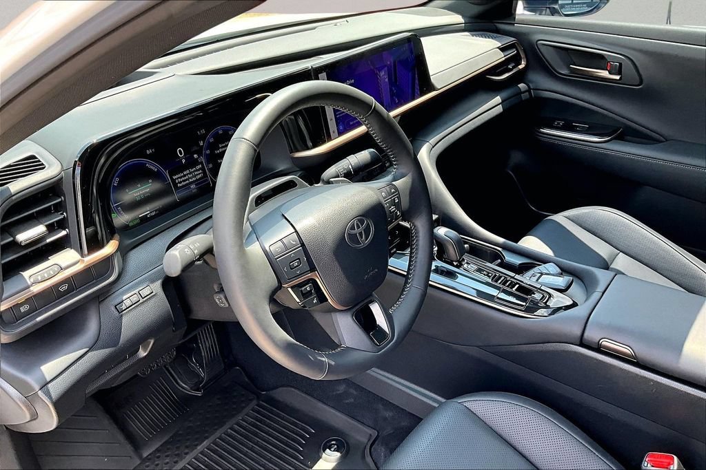 Certified 2025 Toyota Crown Platinum AWD/4WD image 19