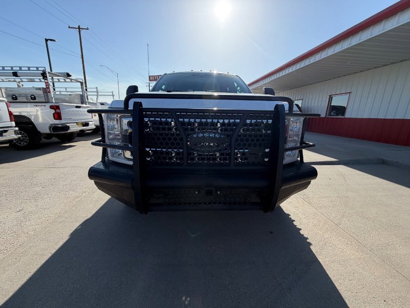 Used 2023 Ford F550 4x4 Crew Cab Super Duty w/ XL Chrome Package image 3