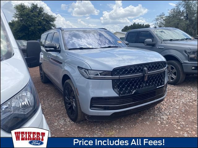 Used 2025 Lincoln Navigator L Reserve w/ Jet Appearance Package AWD/4WD image 1