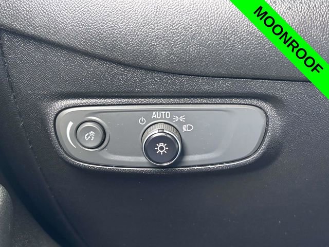 Used 2019 Chevrolet Equinox LT w/ Sun & Navigation Package image 12