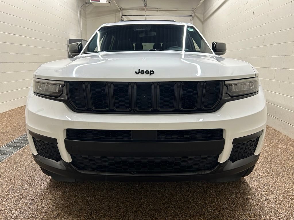 Used 2023 Jeep Grand Cherokee L Laredo AWD/4WD image 6