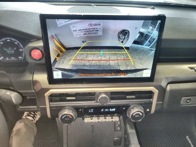Used 2026 Toyota Tacoma TRD Off-Road AWD/4WD image 17