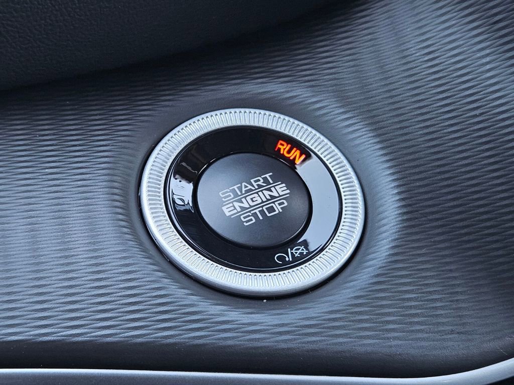 New 2025 Jeep Grand Cherokee Altitude image 23