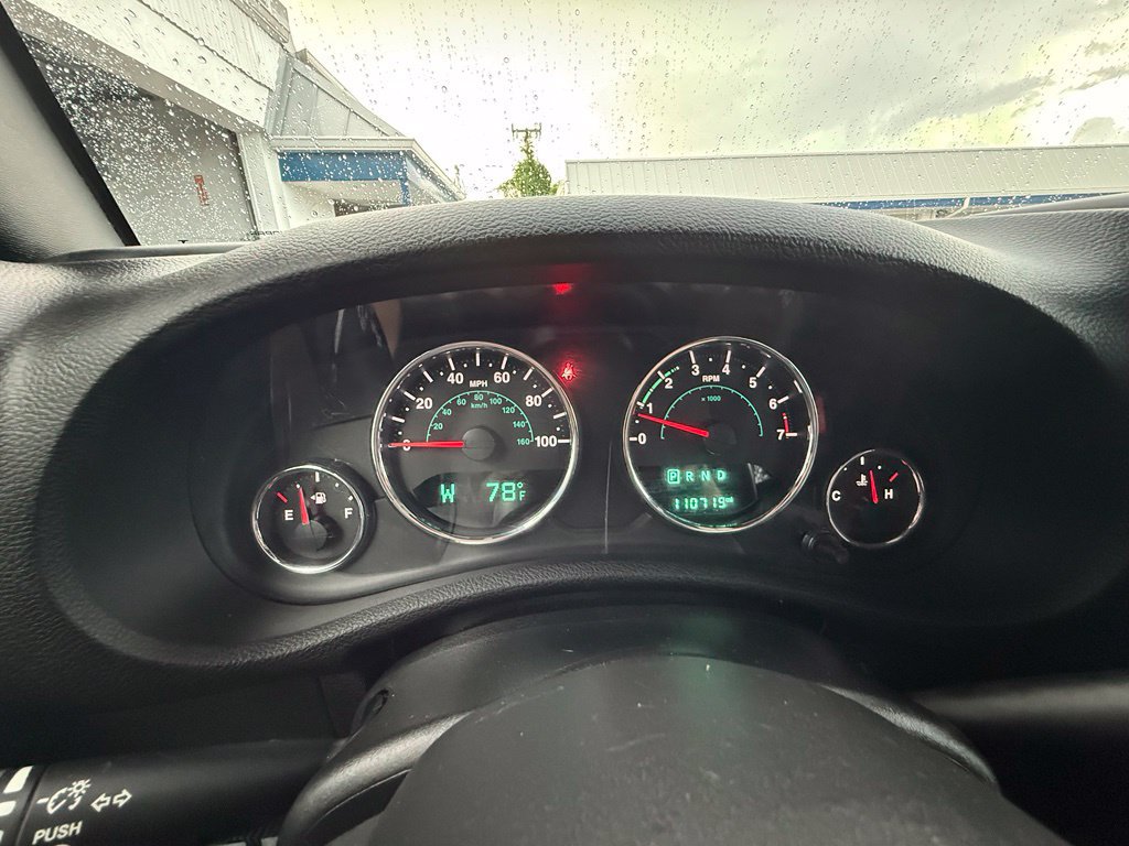 Used 2017 Jeep Wrangler Unlimited Sahara w/ Dual Top Group AWD/4WD image 7