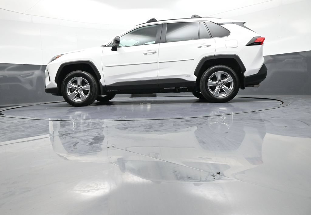 Certified 2024 Toyota RAV4 LE AWD/4WD image 32