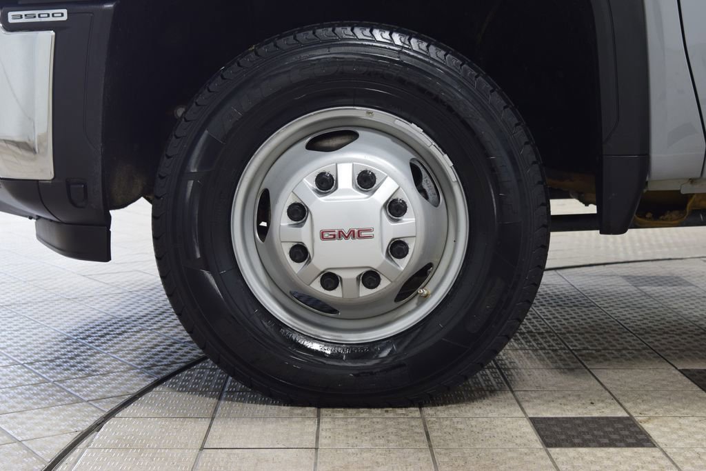 Used 2025 GMC Sierra 3500 Pro w/ Convenience Package image 17