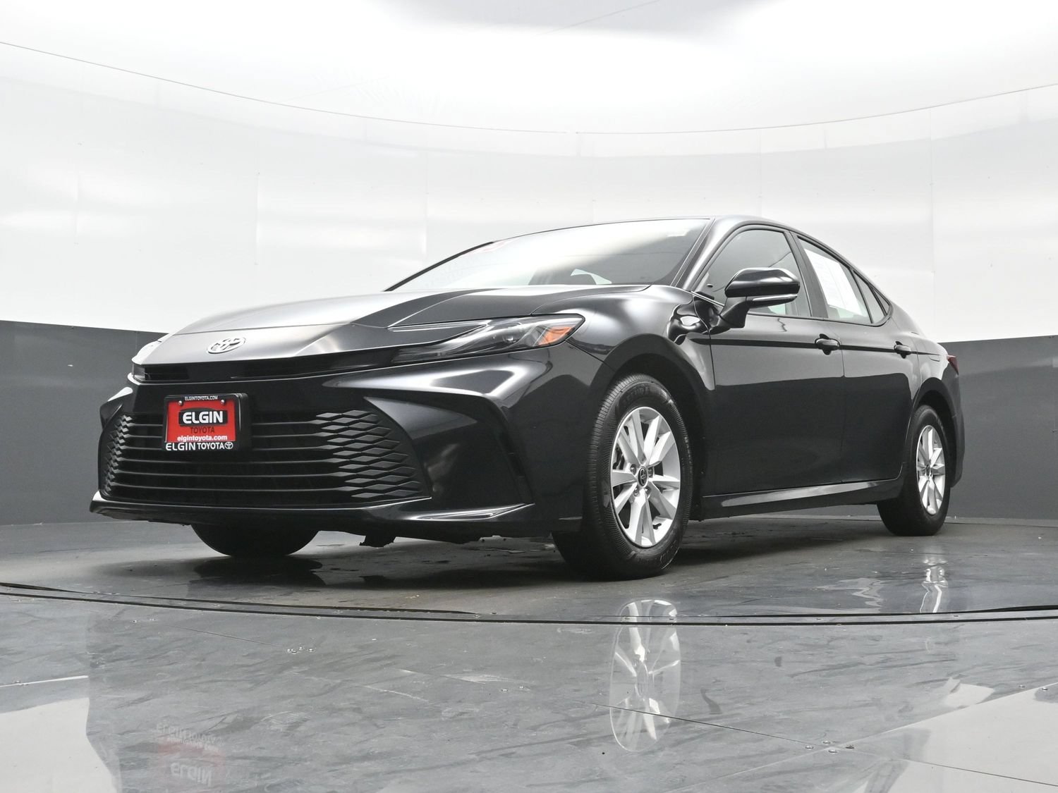 Used 2025 Toyota Camry LE FWD image 28