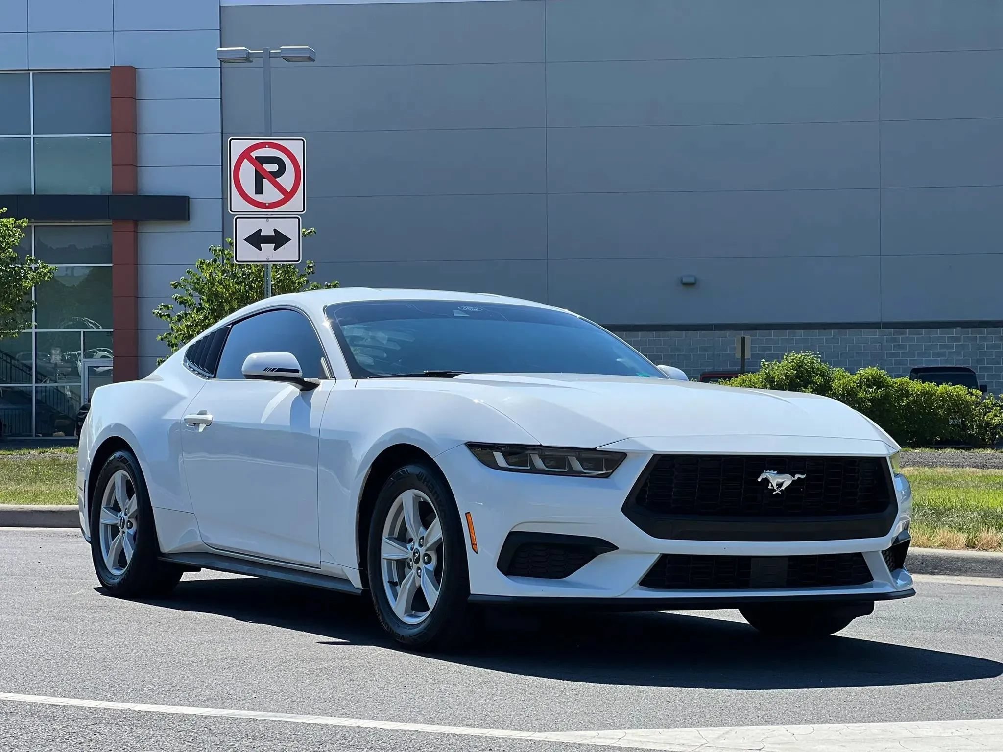 Used 2024 Ford Mustang Coupe RWD image 7