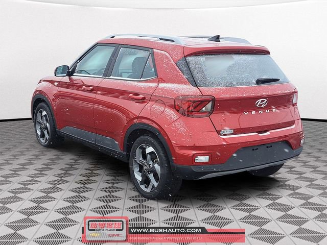 Used 2022 Hyundai Venue Limited image 3