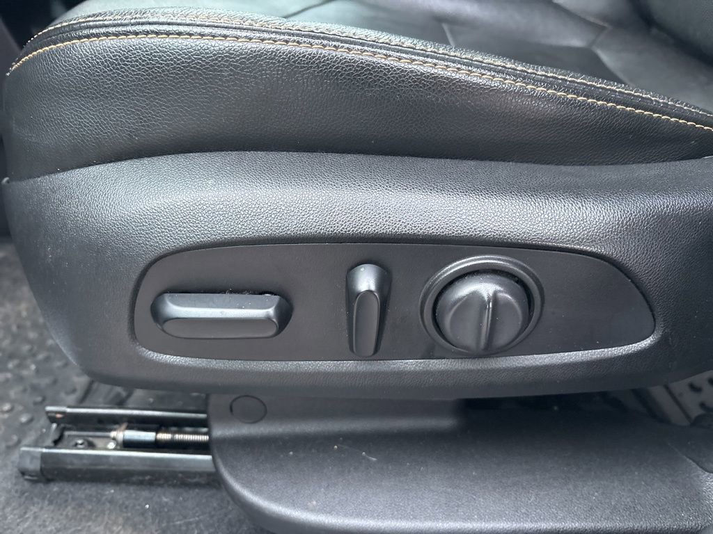 Used 2020 GMC Terrain SLT image 16