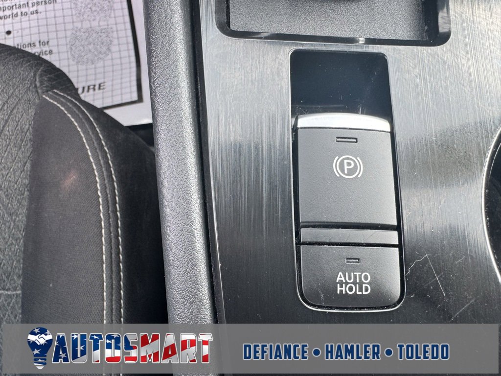 Used 2025 Nissan Rogue SV image 17