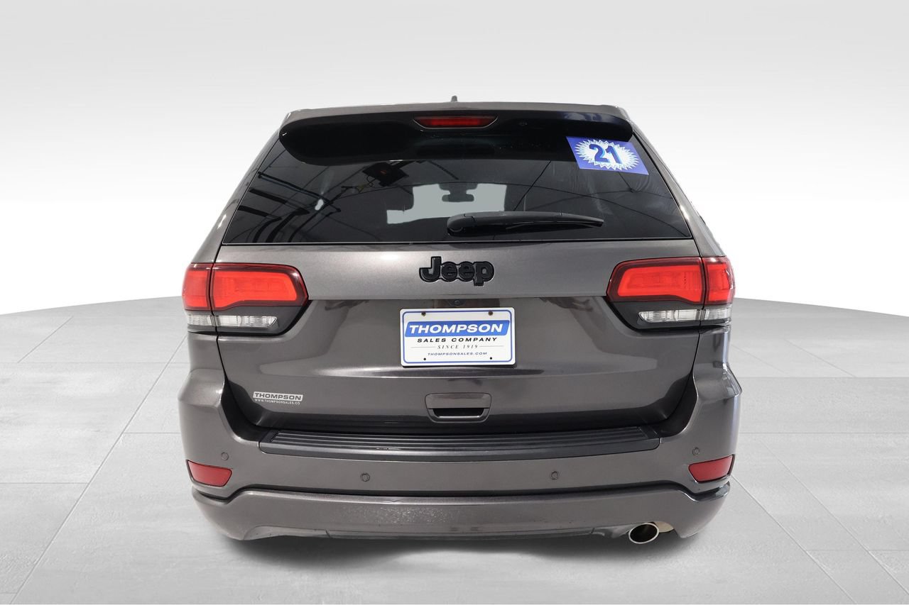 Used 2021 Jeep Grand Cherokee Laredo X RWD image 2