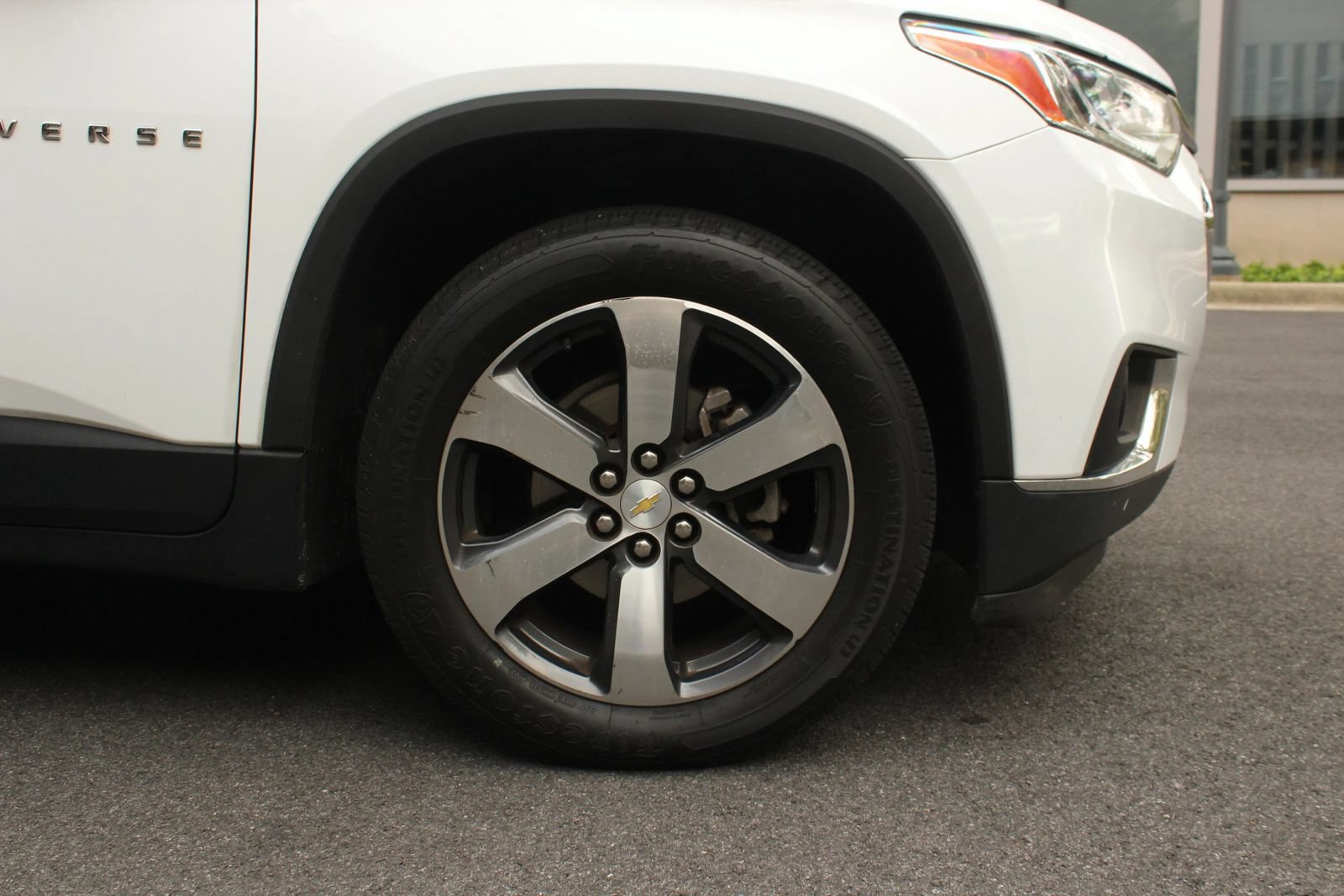 Used 2019 Chevrolet Traverse LT w/ LT Premium Package AWD/4WD image 4