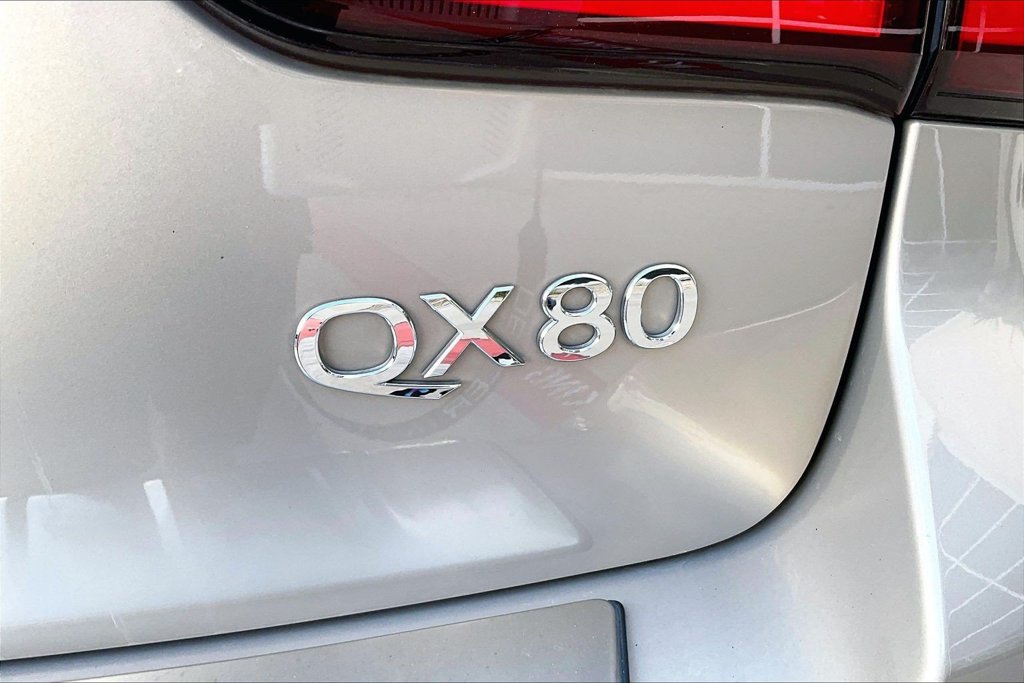 Used 2024 INFINITI QX80 Sensory w/ Cargo Package AWD/4WD image 8