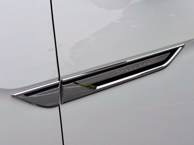 Used 2020 Volkswagen Atlas Cross Sport SE w/ Panoramic Sunroof Package FWD image 15