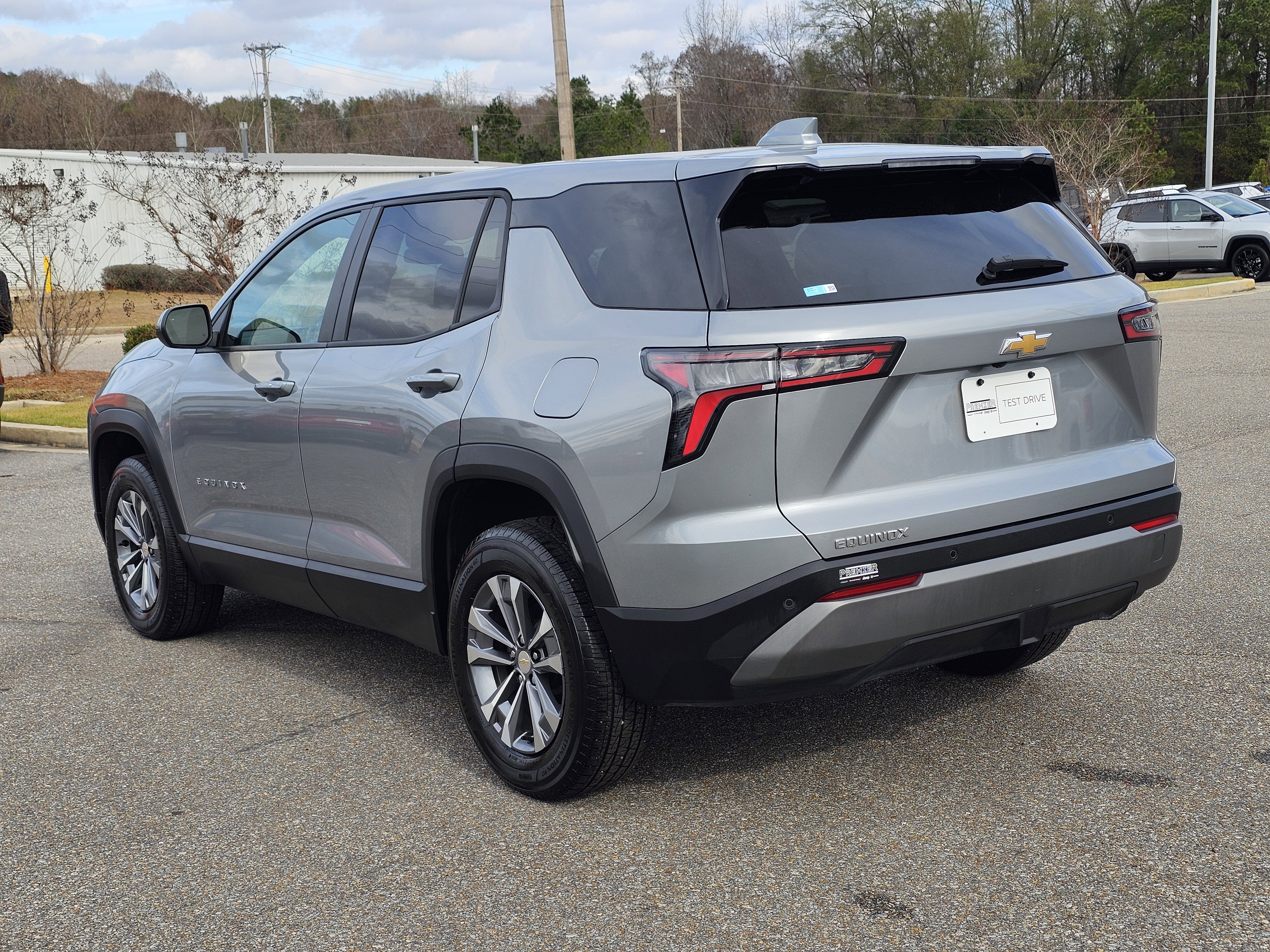 Used 2025 Chevrolet Equinox LT image 12