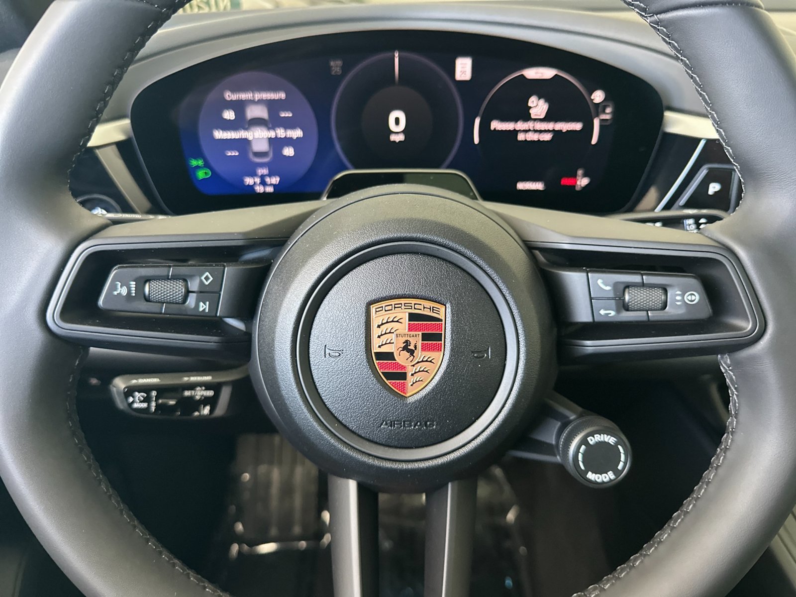 New 2026 Porsche Macan Electric RWD image 15