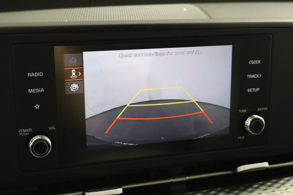 Used 2023 Kia Carnival LX FWD image 37