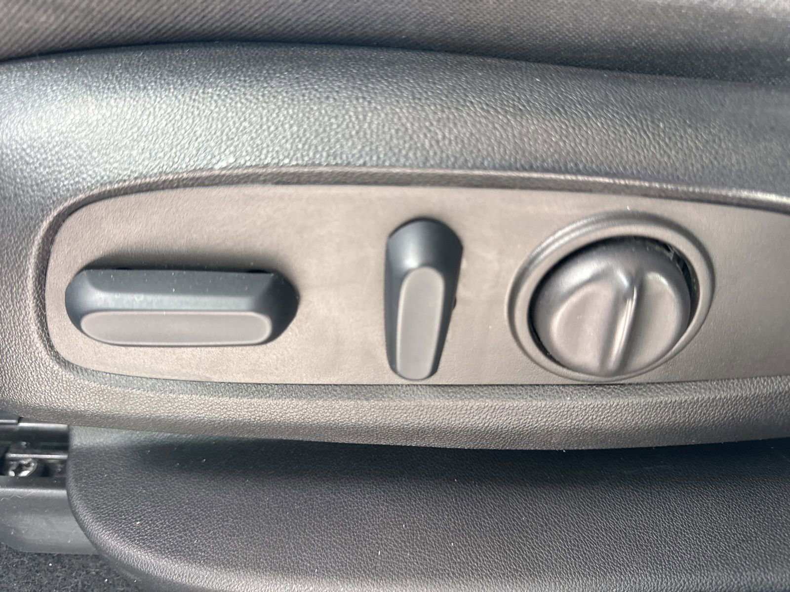 Used 2023 Chevrolet Blazer LT w/ Convenience Package image 23