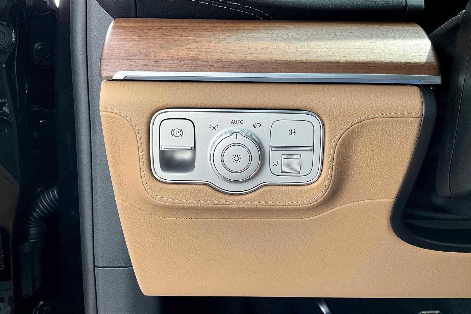 New 2026 Mercedes-Benz GLS 450 4MATIC image 13