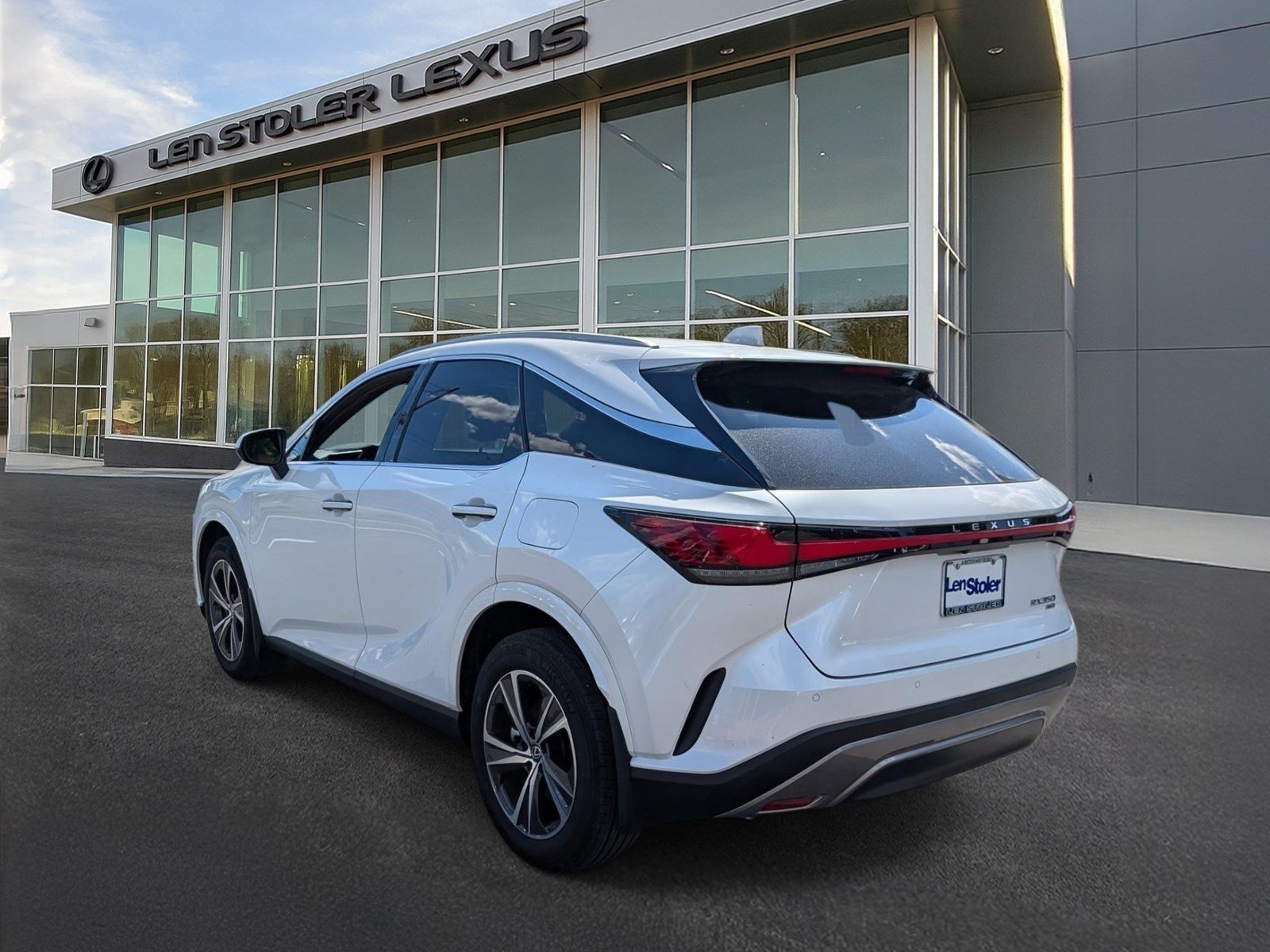Certified 2024 Lexus RX 350 Premium w/ Accessory Package AWD/4WD image 5
