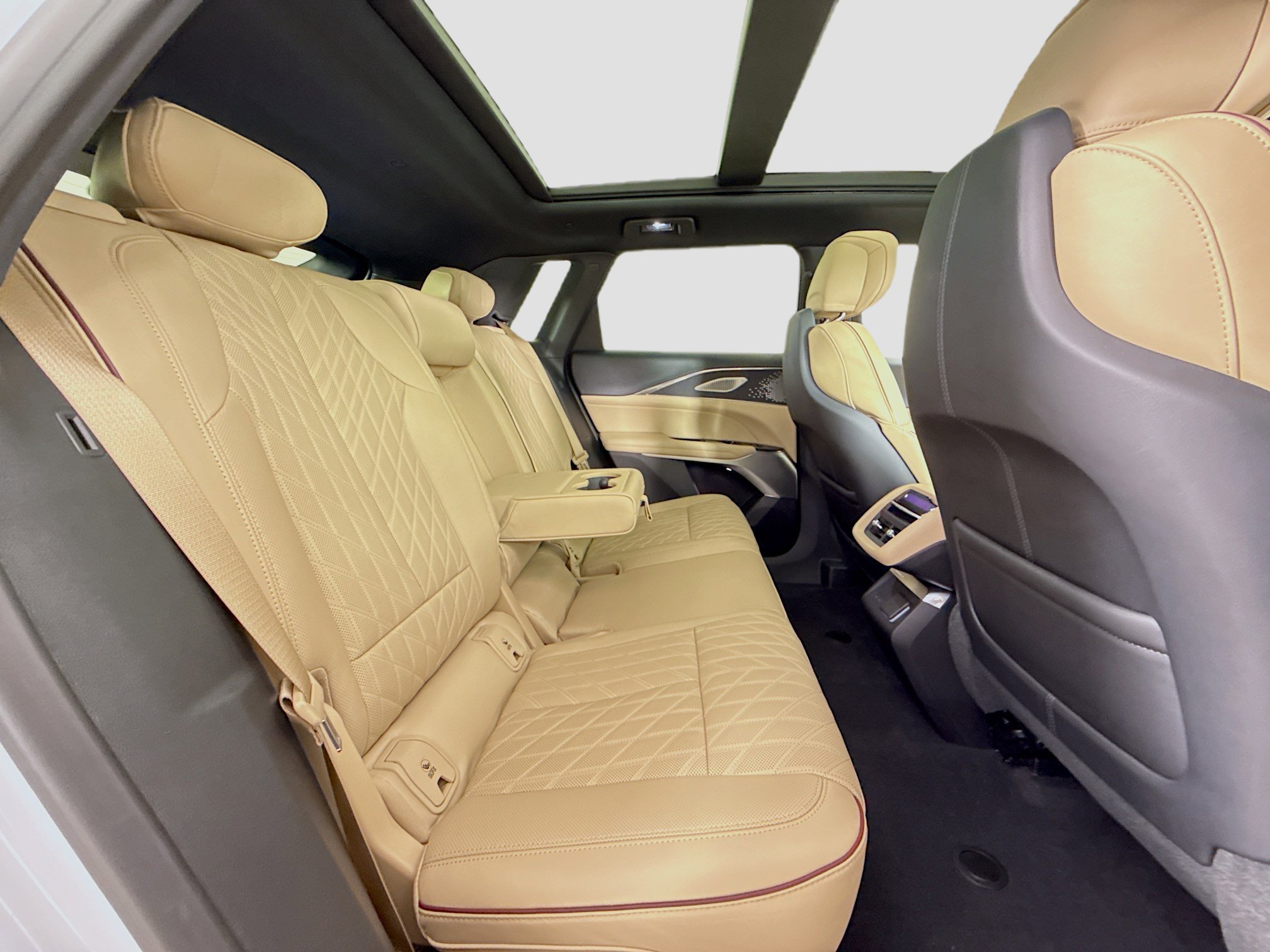 Used 2024 Cadillac Lyriq Sport w/ Nappa Leather Package image 29