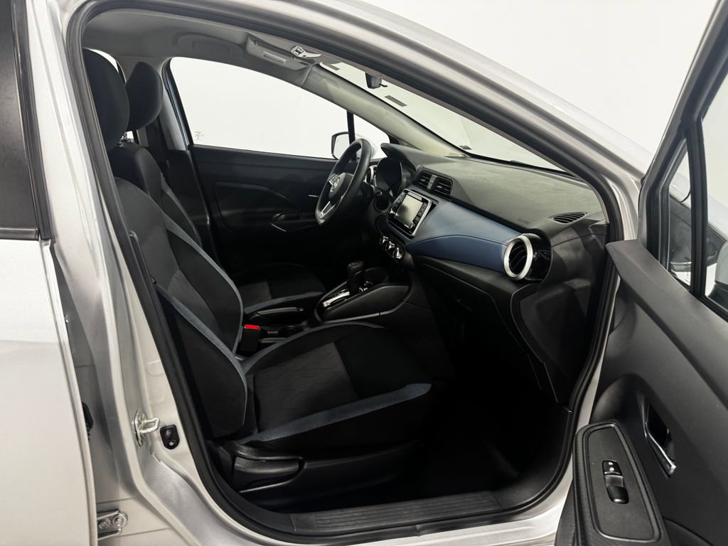 Used 2025 Nissan Versa SV image 21