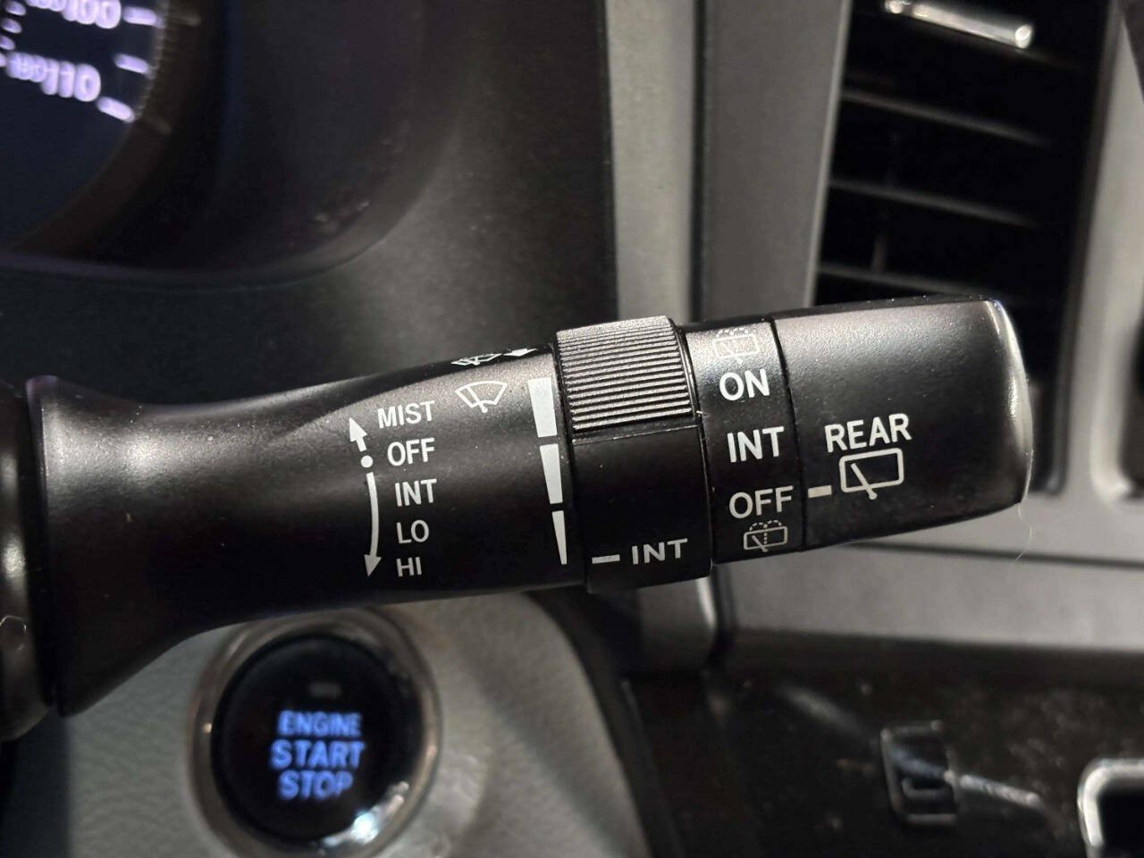 Used 2017 Toyota Sienna XLE Premium AWD/4WD image 39