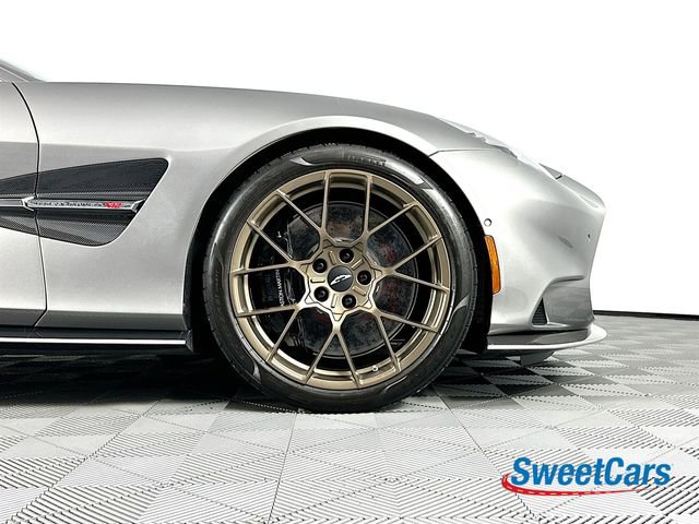 Used 2025 Aston Martin Vanquish RWD image 43