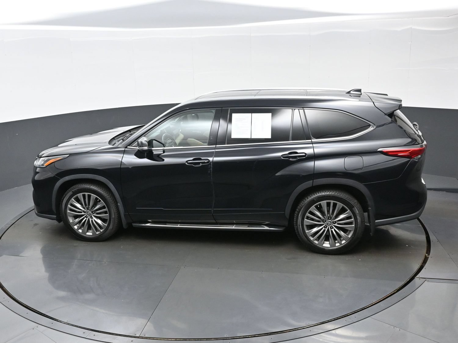 Used 2020 Toyota Highlander Platinum AWD/4WD image 40