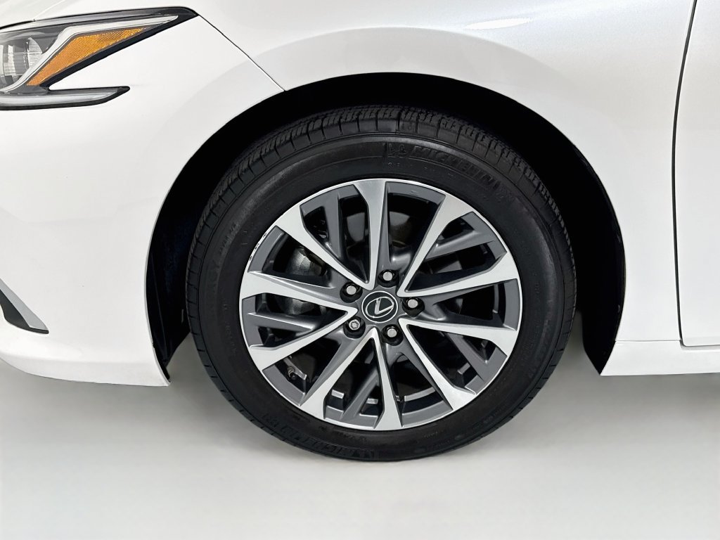 Used 2025 Lexus ES 350 w/ Accessory Package (Z2) FWD image 30