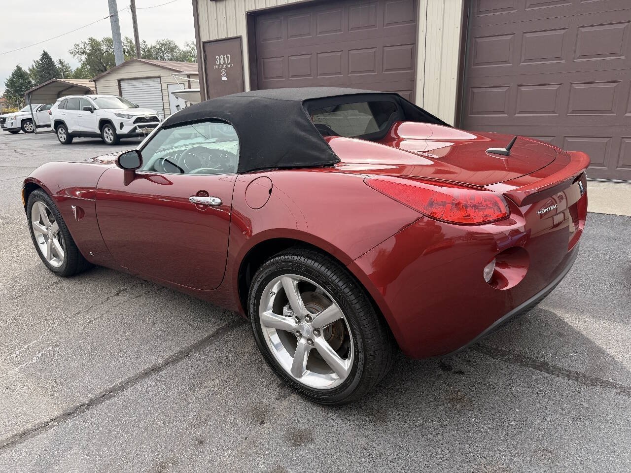 Used 2009 Pontiac Solstice Convertible w/ Preferred Package RWD image 7