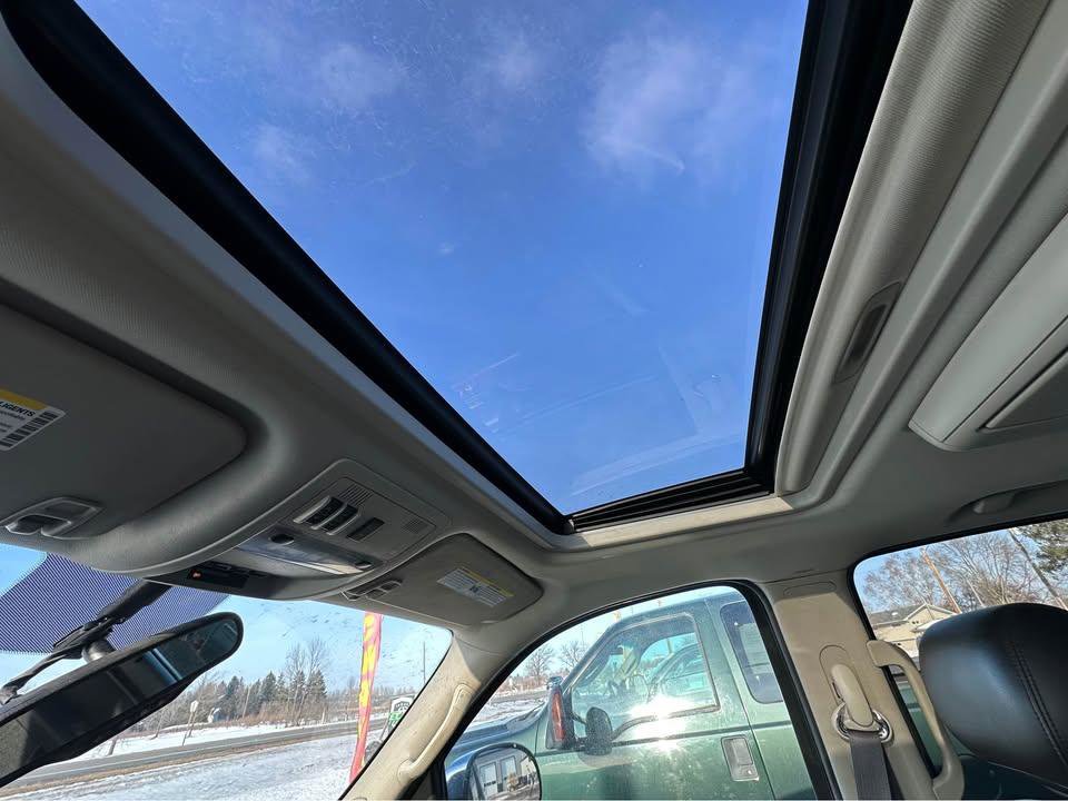 Used 2014 Chevrolet Suburban LTZ image 15