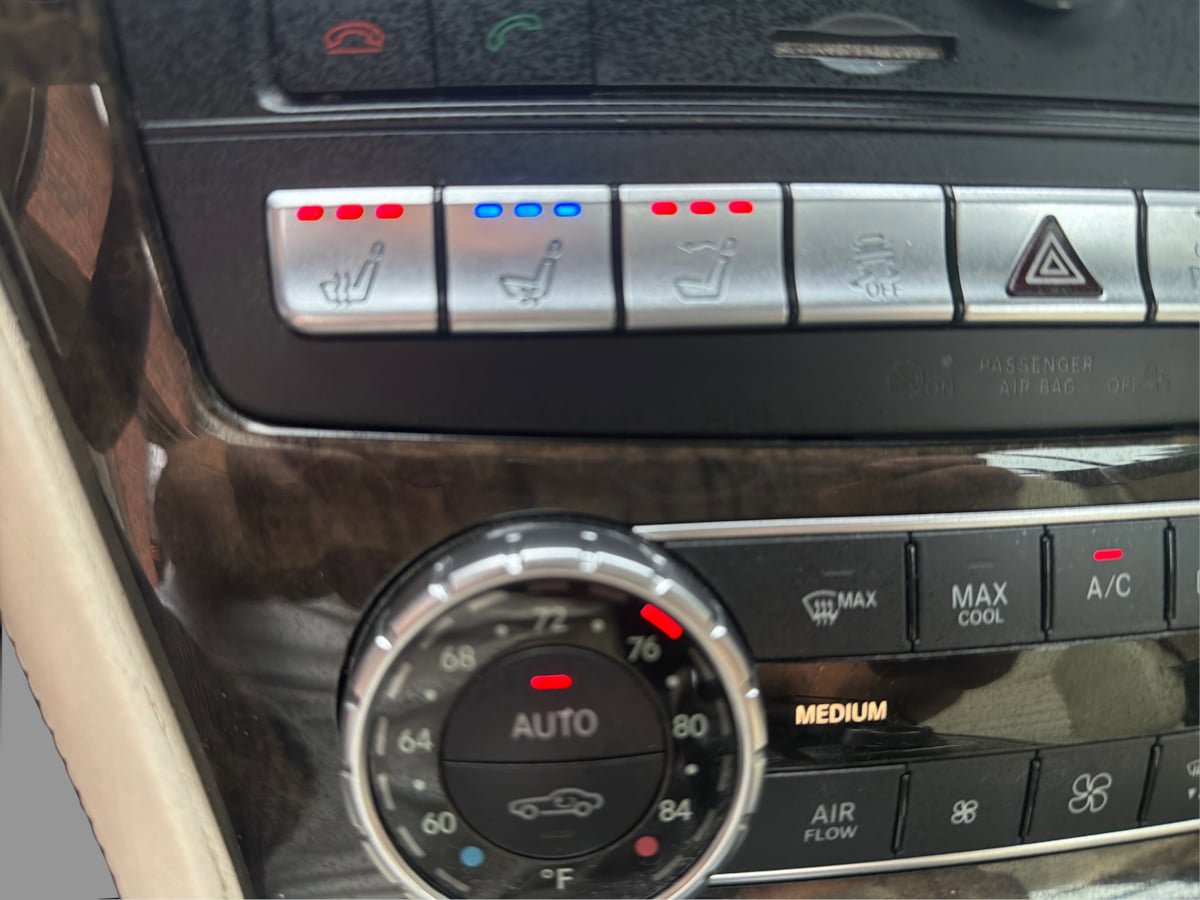 Used 2017 Mercedes-Benz SL 550 image 34
