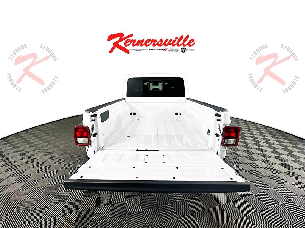 New 2025 Jeep Gladiator Sport image 15