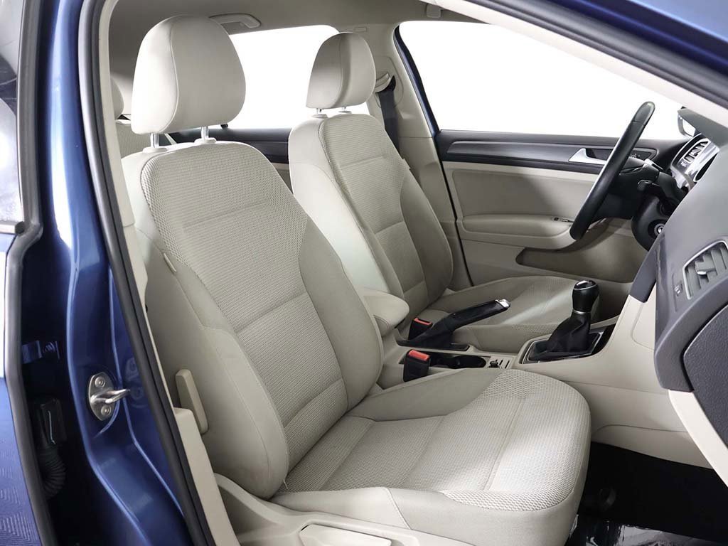 Used 2019 Volkswagen Golf S image 26