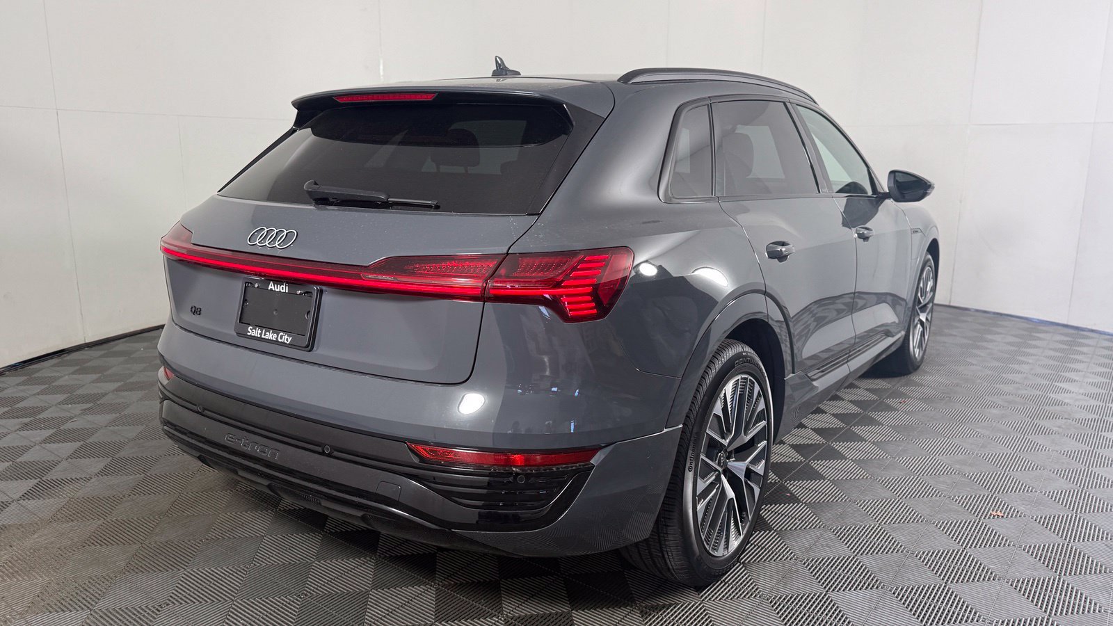 Used 2024 Audi Q8 e-tron Prestige w/ Prestige Package AWD/4WD image 7