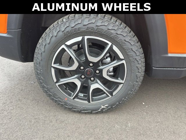 New 2026 Jeep Compass Trailhawk w/ Sun, Sound & Navigation Group image 9