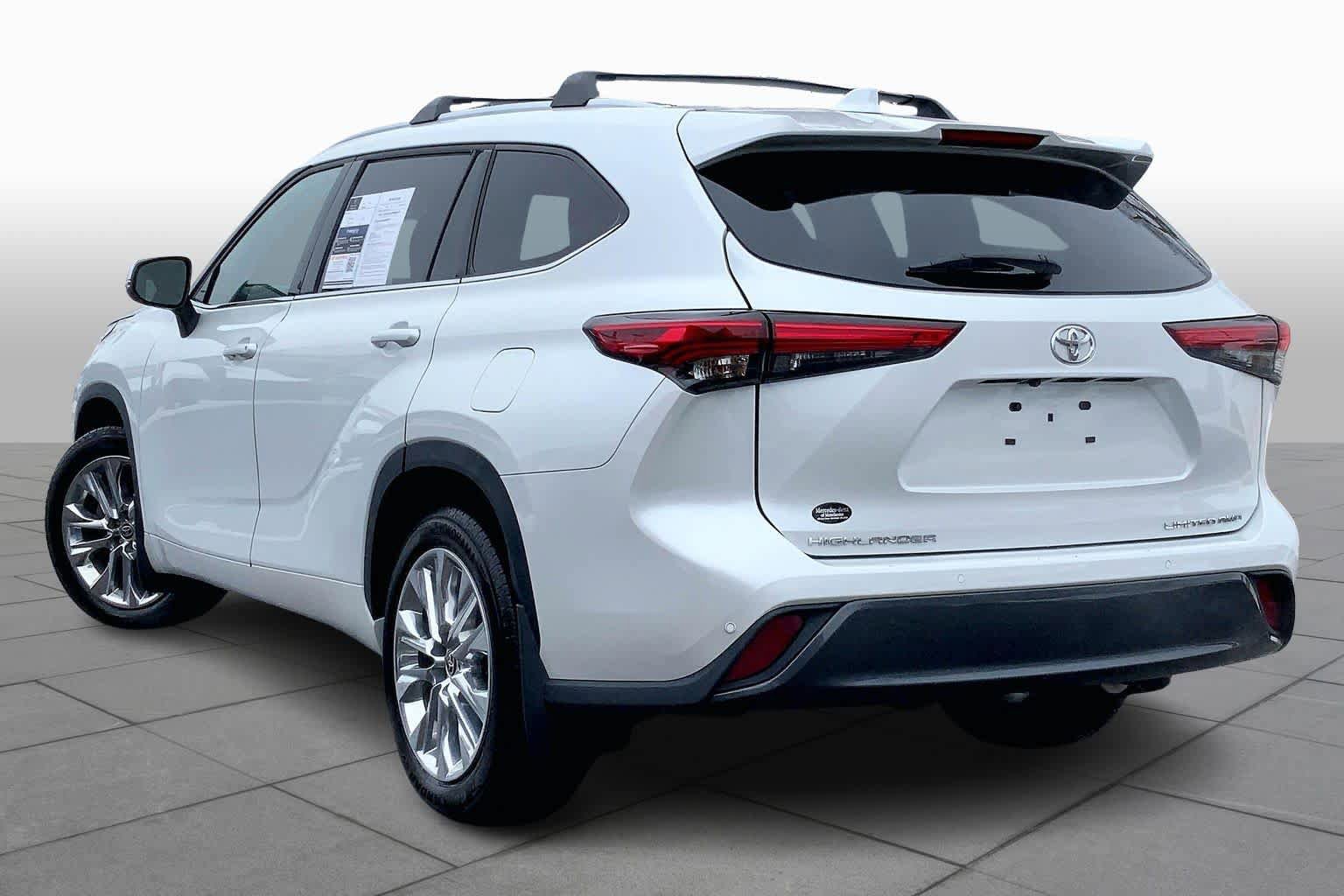 Used 2023 Toyota Highlander Limited AWD/4WD image 11