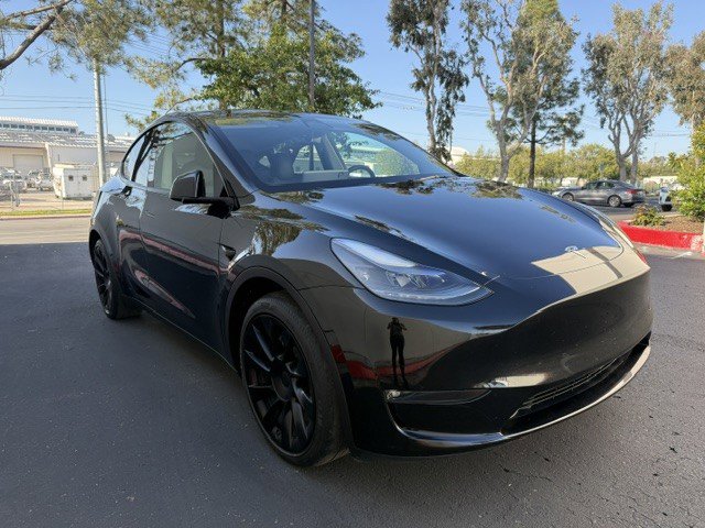 Used 2023 Tesla Model Y Long Range AWD/4WD image 2