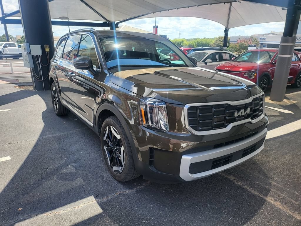 Used 2025 Kia Telluride S FWD video 2