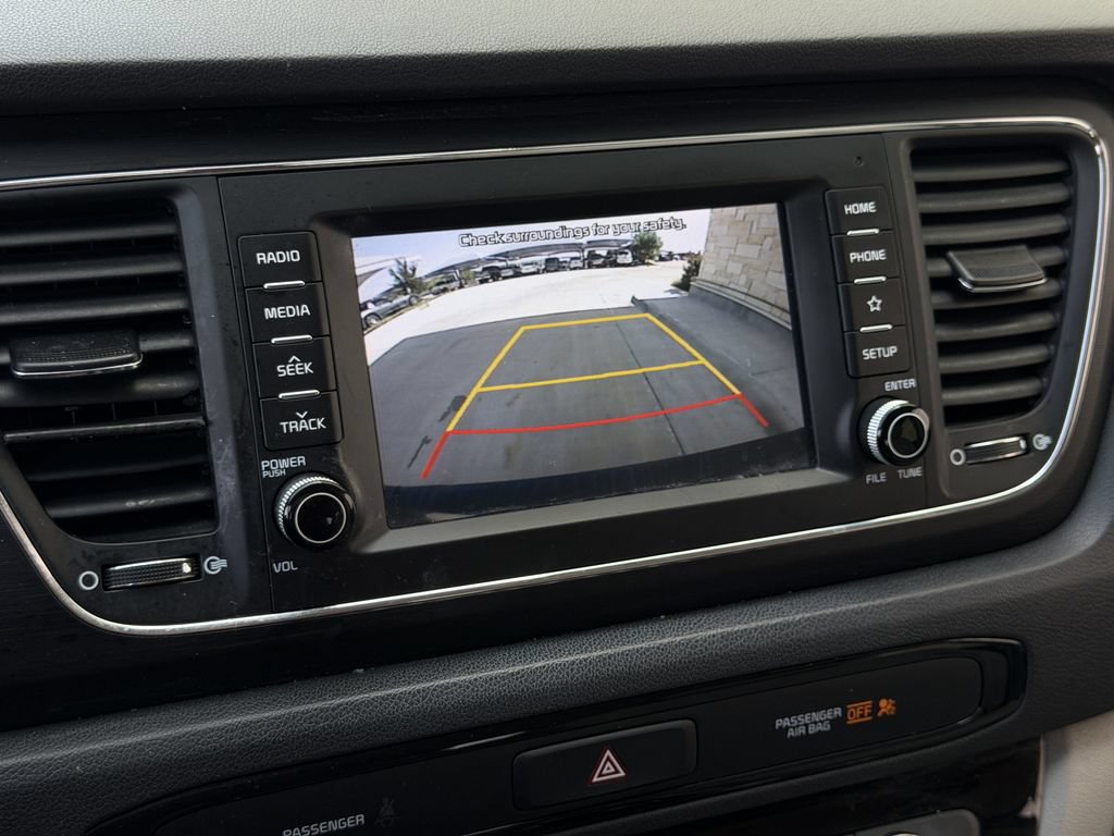 Used 2021 Kia Sedona LX FWD image 18