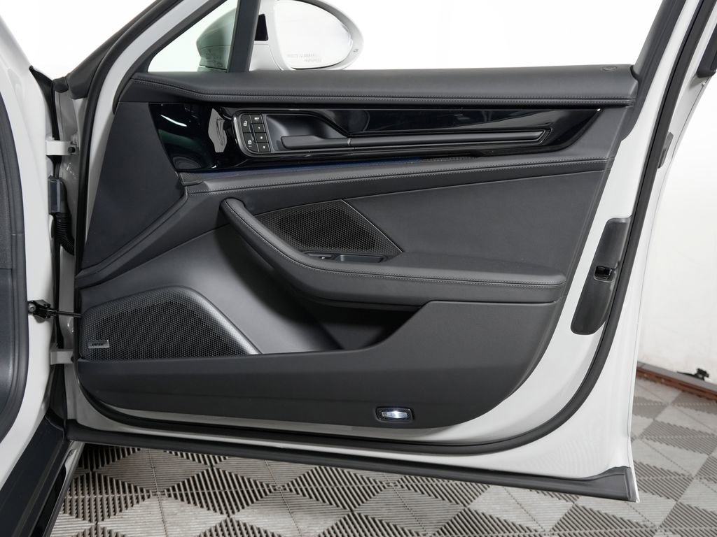 New 2026 Porsche Panamera GTS AWD/4WD image 37