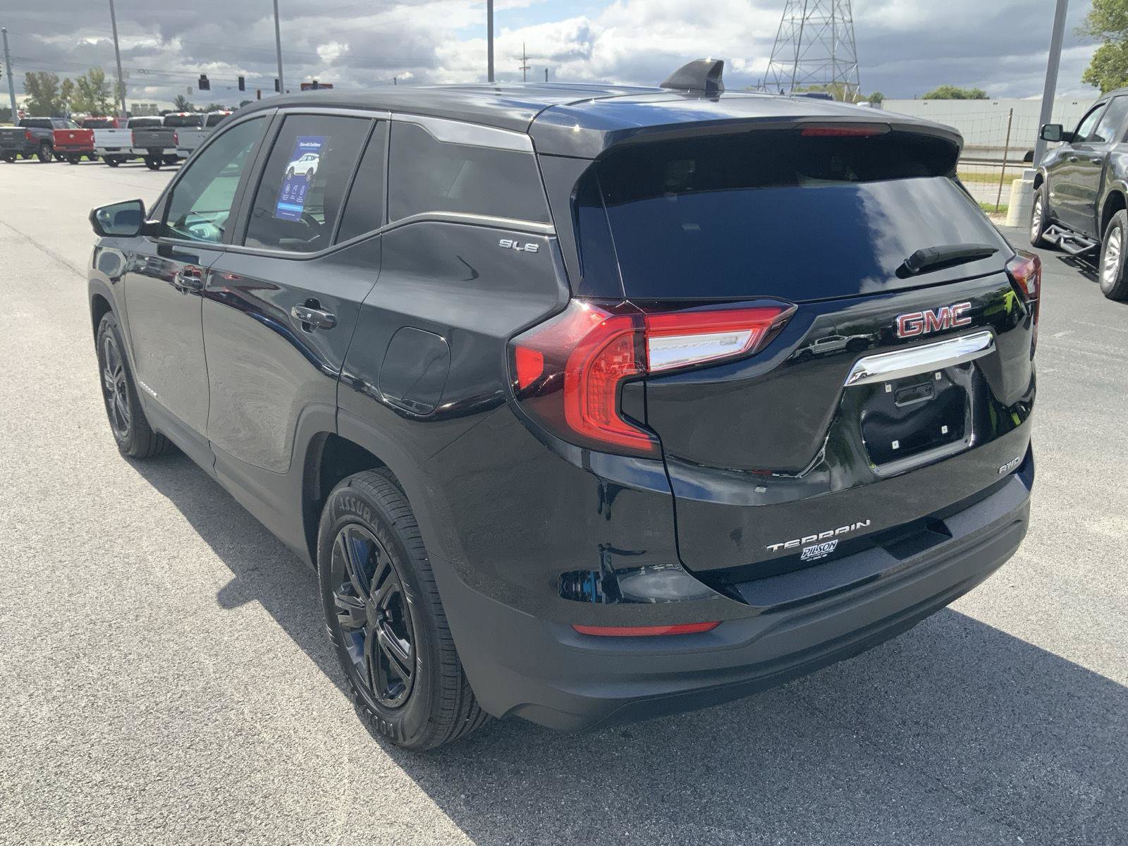 Used 2023 GMC Terrain SLE AWD/4WD image 8