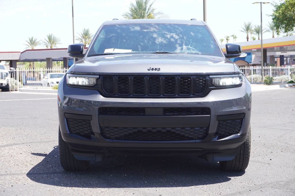 Used 2025 Jeep Grand Cherokee L Altitude RWD image 6