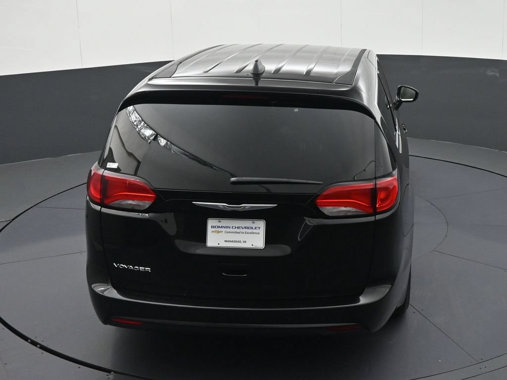 Used 2026 Chrysler Voyager LX FWD image 29