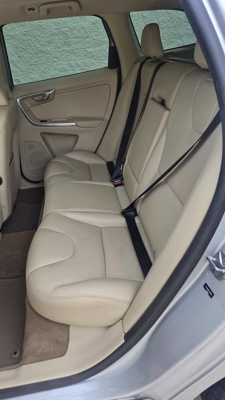 Used 2015 Volvo XC60 T5 Platinum FWD image 48