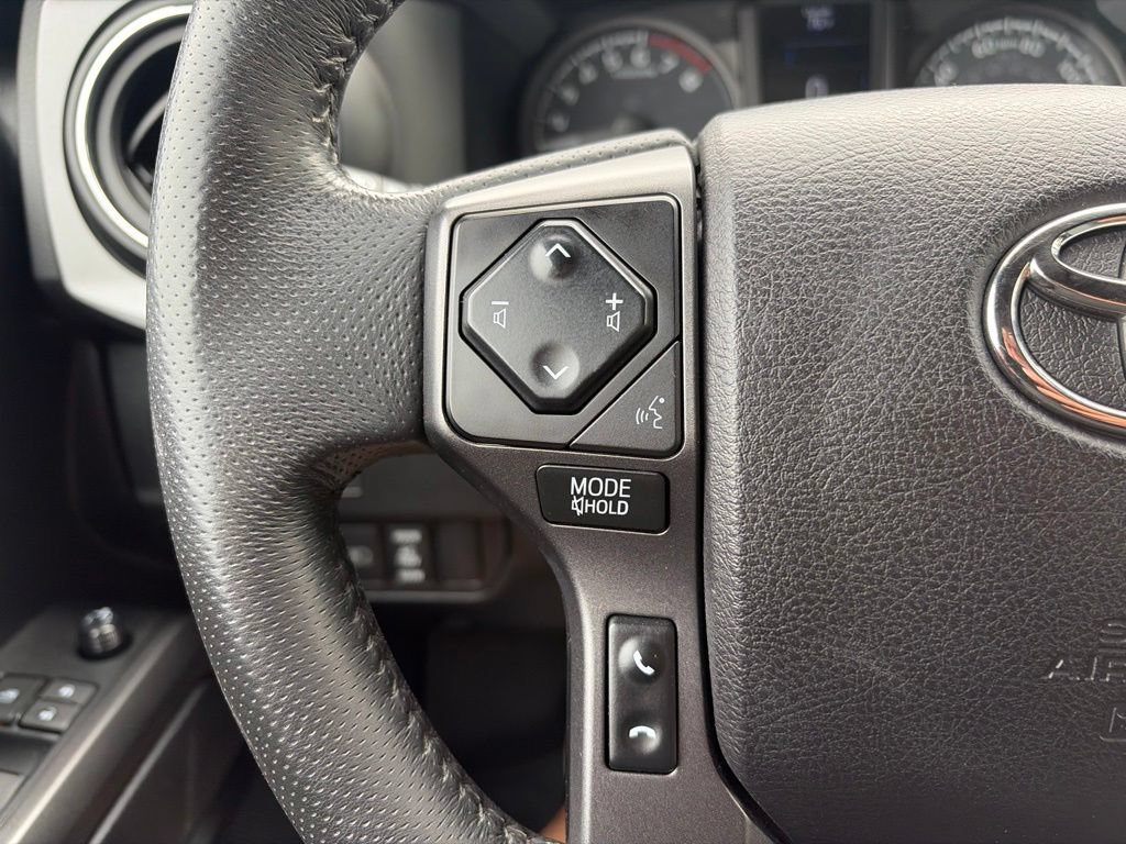 Used 2021 Toyota Tacoma TRD Off-Road w/ Technology Package AWD/4WD image 25